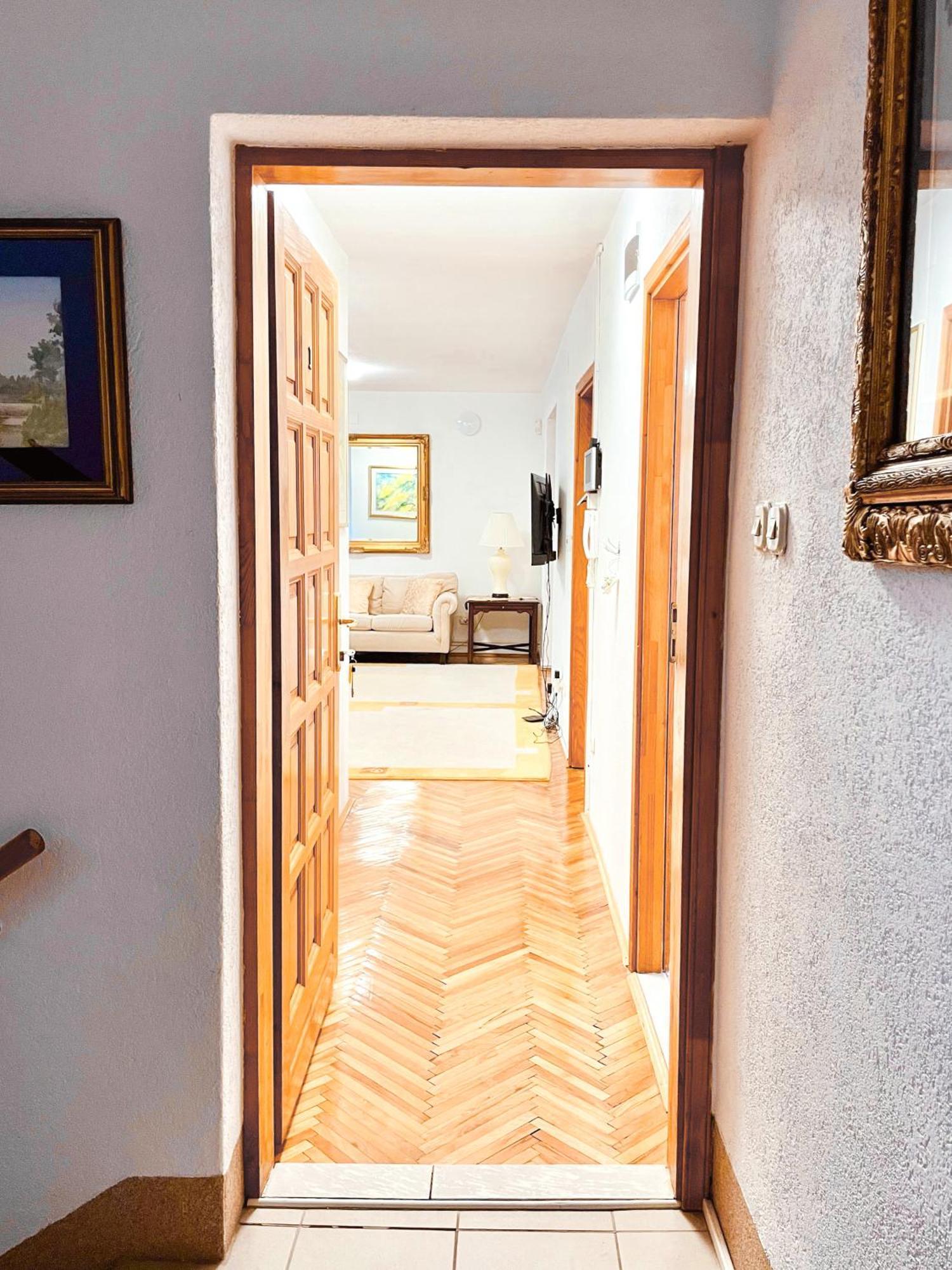Apartment Potoklinica Deluxe *